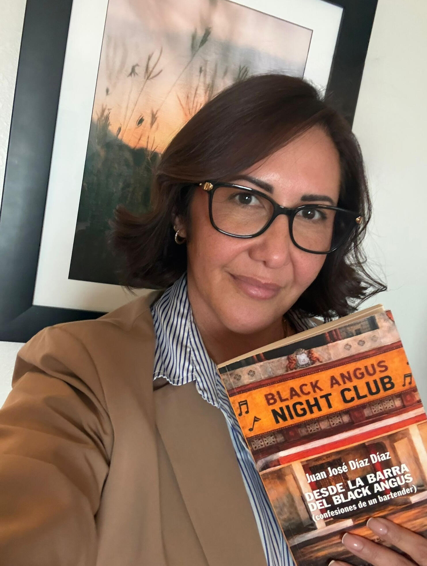 Me reí con sus chistes y me llene de de nostalgia al recordar a nuestro tío, así me sentí al leer en las palabras de “Chelo” las historias de ese sitio que todos escuchábamos desde pequeños en la familia pero solo algunos conocieron las historias. -MDG